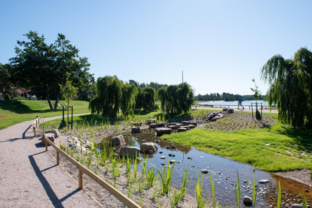 Nuottarannan tulvavalli Espoossa palkittiin kuntatekniikan päivillä kunniamaininnalla